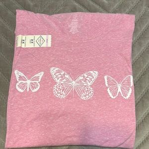 Aesthetically pleasing, pink butterfly shirt with white accent design !🎁😊